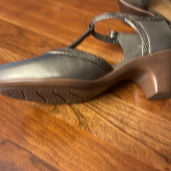 Easy Spirit Mary Jane style 7.5 wide shoe NEW 2 inch heel super comfortable - Picture 5 of 7